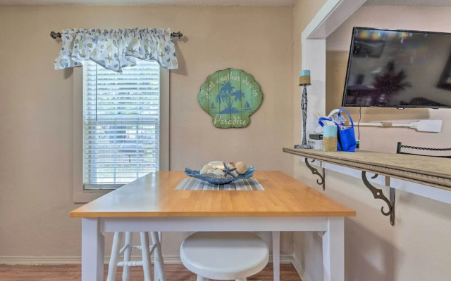 Fire Pit & Grill: Fishing Cottage in Aransas Pass!