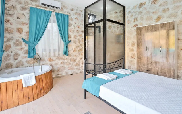 Villa Stone 2