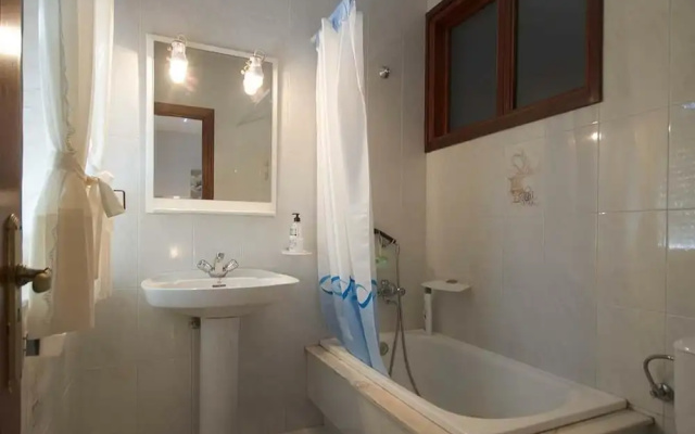 107693- House in Carnota