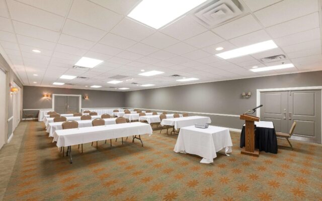 Ramada Conference Center New Iberia