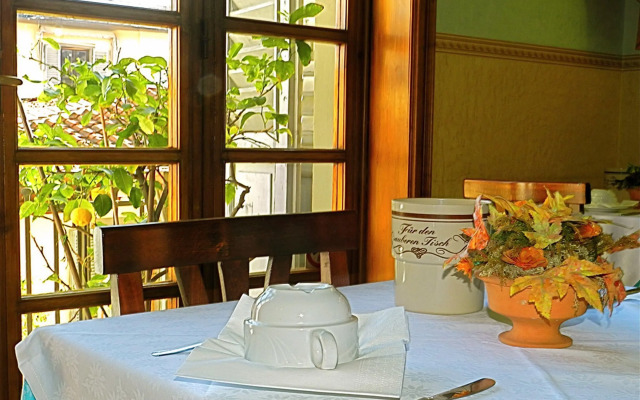 Hotel Desiree