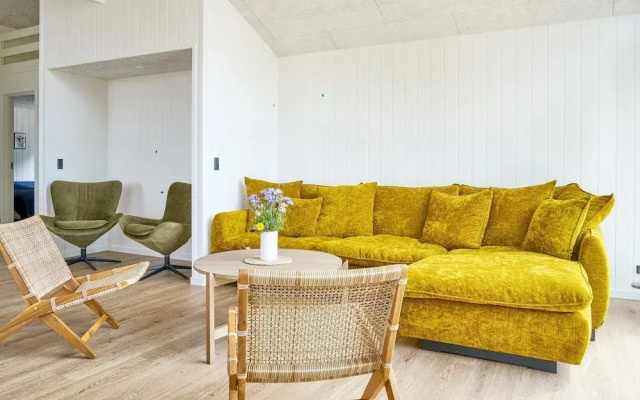 5 Star Holiday Home in Ronne