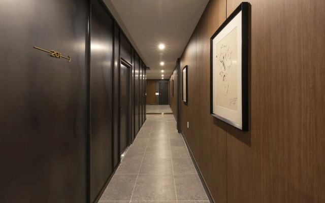 Busan Gupo Brown Dot