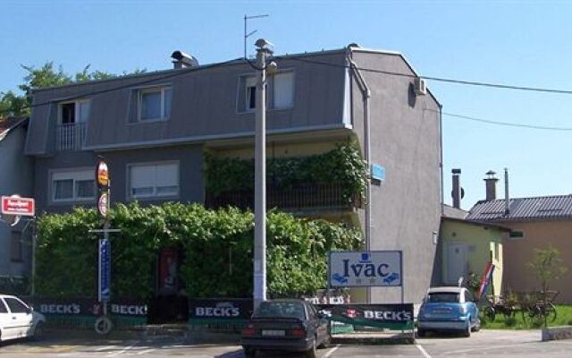 Guesthouse Ivac Inn Zagreb Airport