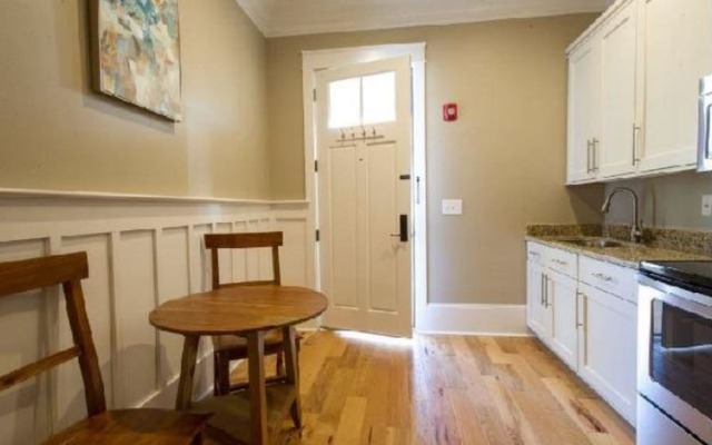The Palmetto House Inn