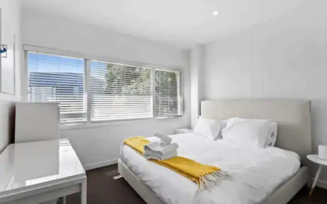 Lovely Ellerslie 2-Bedroom Unit