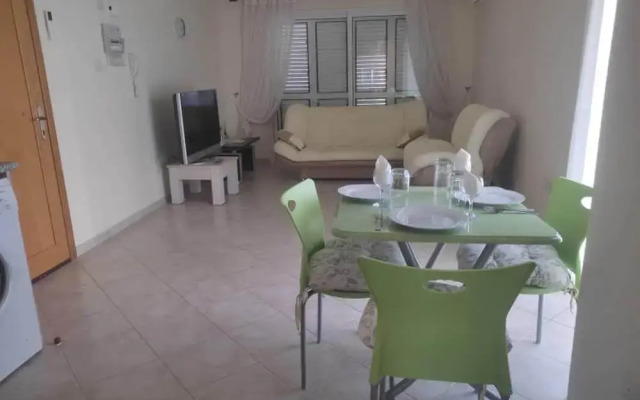 Captivating 1-bed House