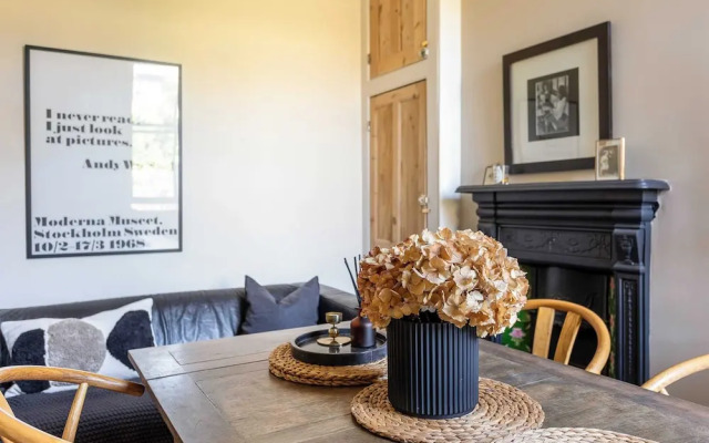 Tooting's Charming Victorian Garden Hideaway