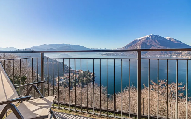 Sunny Varenna Apartment