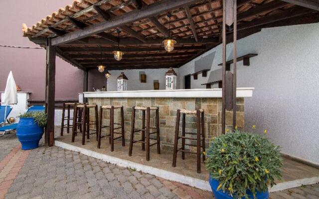 Irilena Apartments Gournes by Checkin
