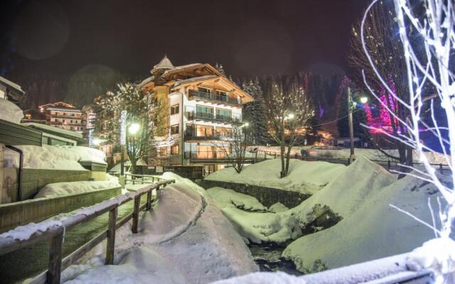 Chalet Laura Lodge Hotel