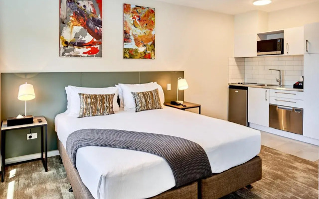 Sojourn Apartment Hotel - Ghuznee