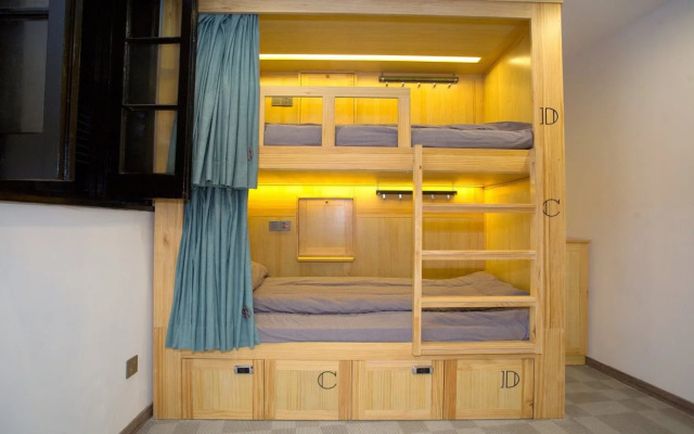 Dengba Hostel Shanghai Branch