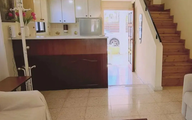 52 MEN - Sea Gem Apartment
