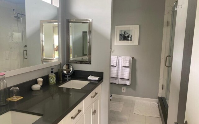 Charming 4-bed Villa in Malibu