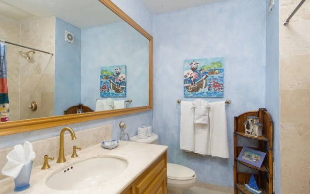 Casa Frida Massive Condo Sleeps up to 12!