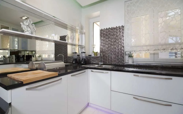 Central Station Art Apartment