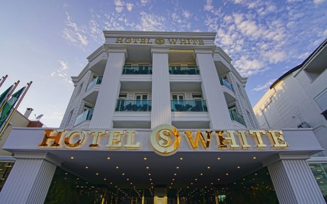 S White Hotel