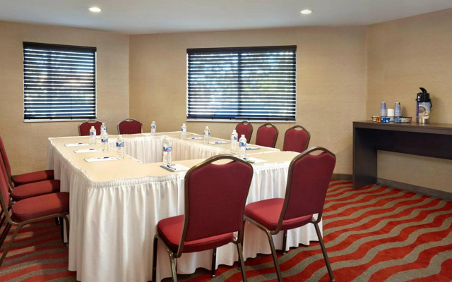 Holiday Inn Express & Suites Naples Downtown - 5th Avenue by IHG