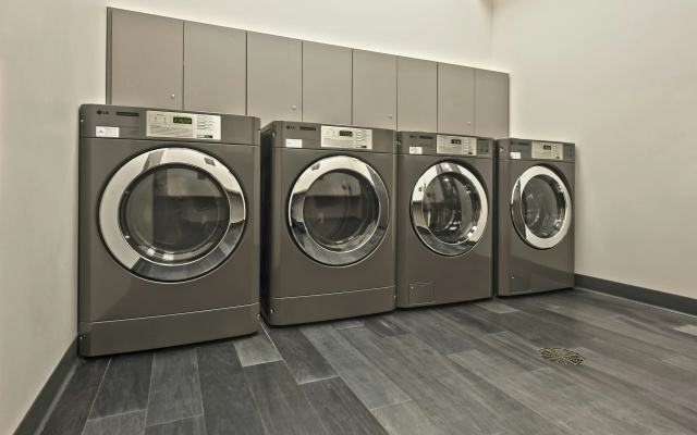 Hampton Inn & Suites Minneapolis University Area