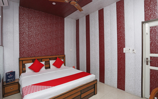 Hotel Sudhir by OYO Rooms