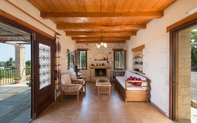 Asterion Villa by LeaderStay