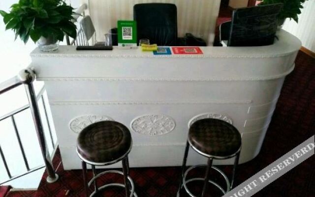 Xinzheng 168 Express Hotel (Guodian No.1 Middle School)