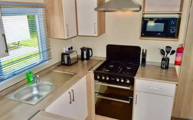 Tattershall Lakes Luxury Caravan With Hot tub