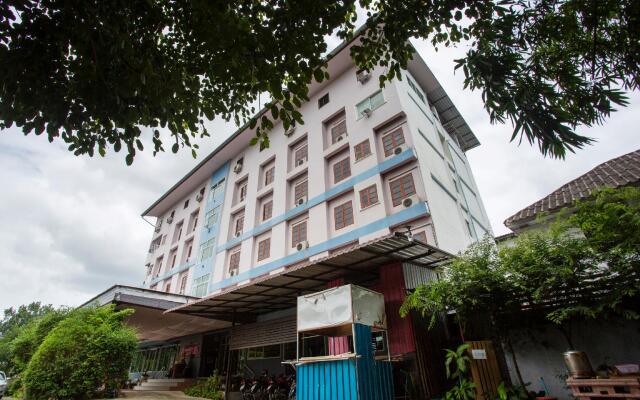 OYO 75356 Thipsiri Lodge