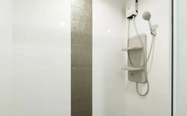 Highrise Cityview Aspire Condo Gym Pool