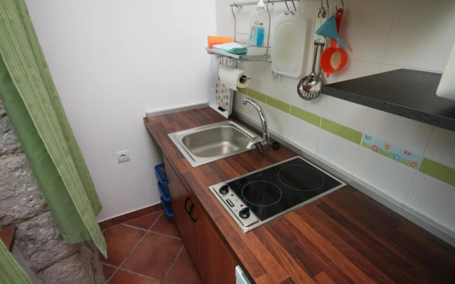 Apartment Gradac 6661a