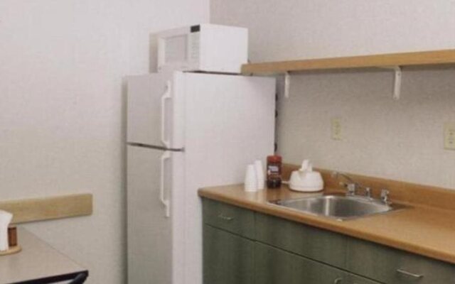 Residence & Conference Centre - Brampton