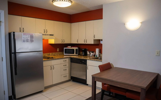 Hawthorn Suites BY Wyndham Erie