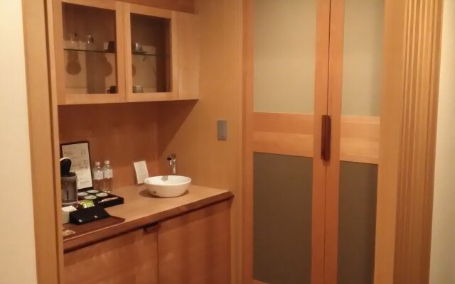 Niseko Konbu Onsen Tsuruga Besso Moku No Sho