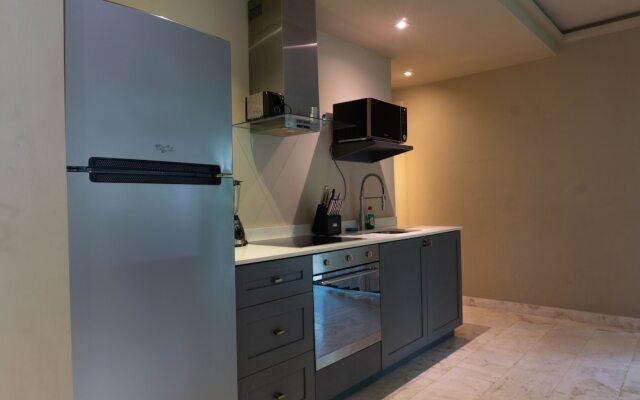 Lotus 2 Condo One Block Away from Mamitas Beach Club by RedAwning