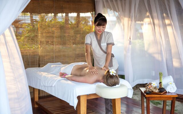 Cam Ranh Riviera Beach Resort & Spa