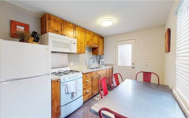 Purple Sage Flats #6 1 Bedroom Apts