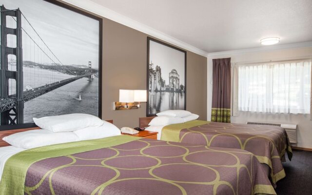 Creekside Inn & Suites