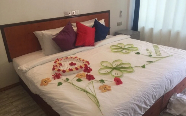 Five Coral Inn
