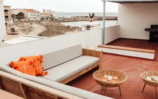 Catalina Beach House by Cassai