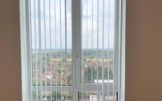 Bracknell - Stunning 1 bedroom Flat with Spectacular Views