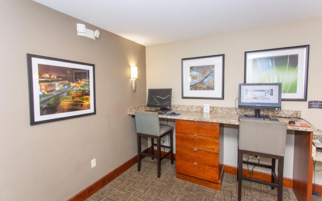 Staybridge Suites Bowling Green by IHG