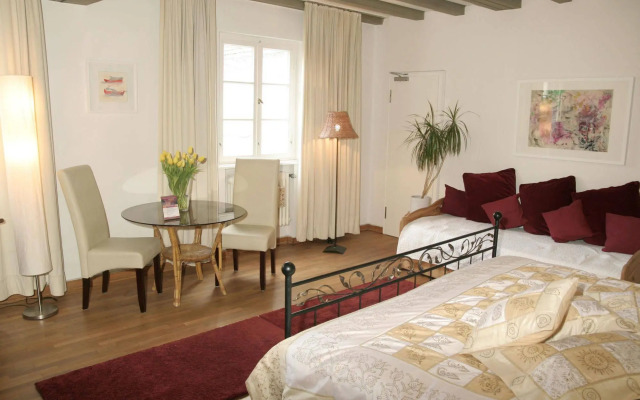 RheinRiver Guesthouse - Direkt am Rhein