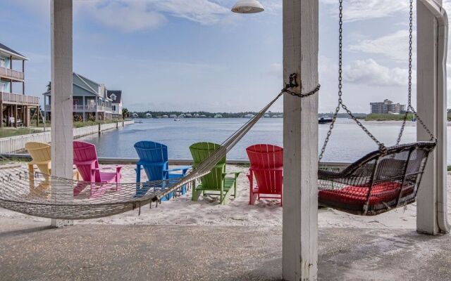 The Pelican by RedAwning