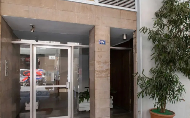 Studio penthouse near Acropolis by GHH
