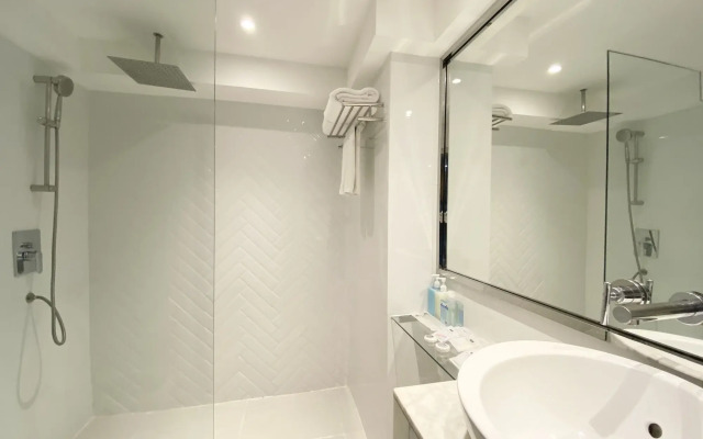 BelAire Bangkok Hotel