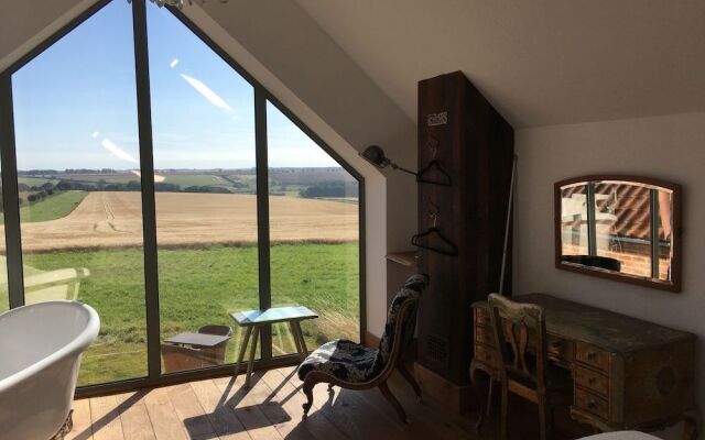 Horizon Barn