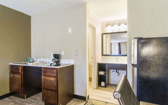 Suburban Studios Hotel Kingsland Near I-95