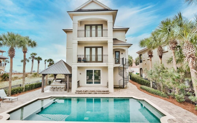 Seastar Palazzo Luxury Across From Beach