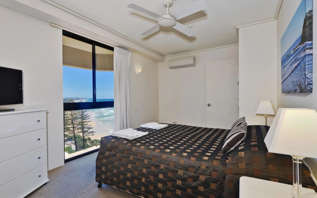 Clubb Coolum Beach Resort
